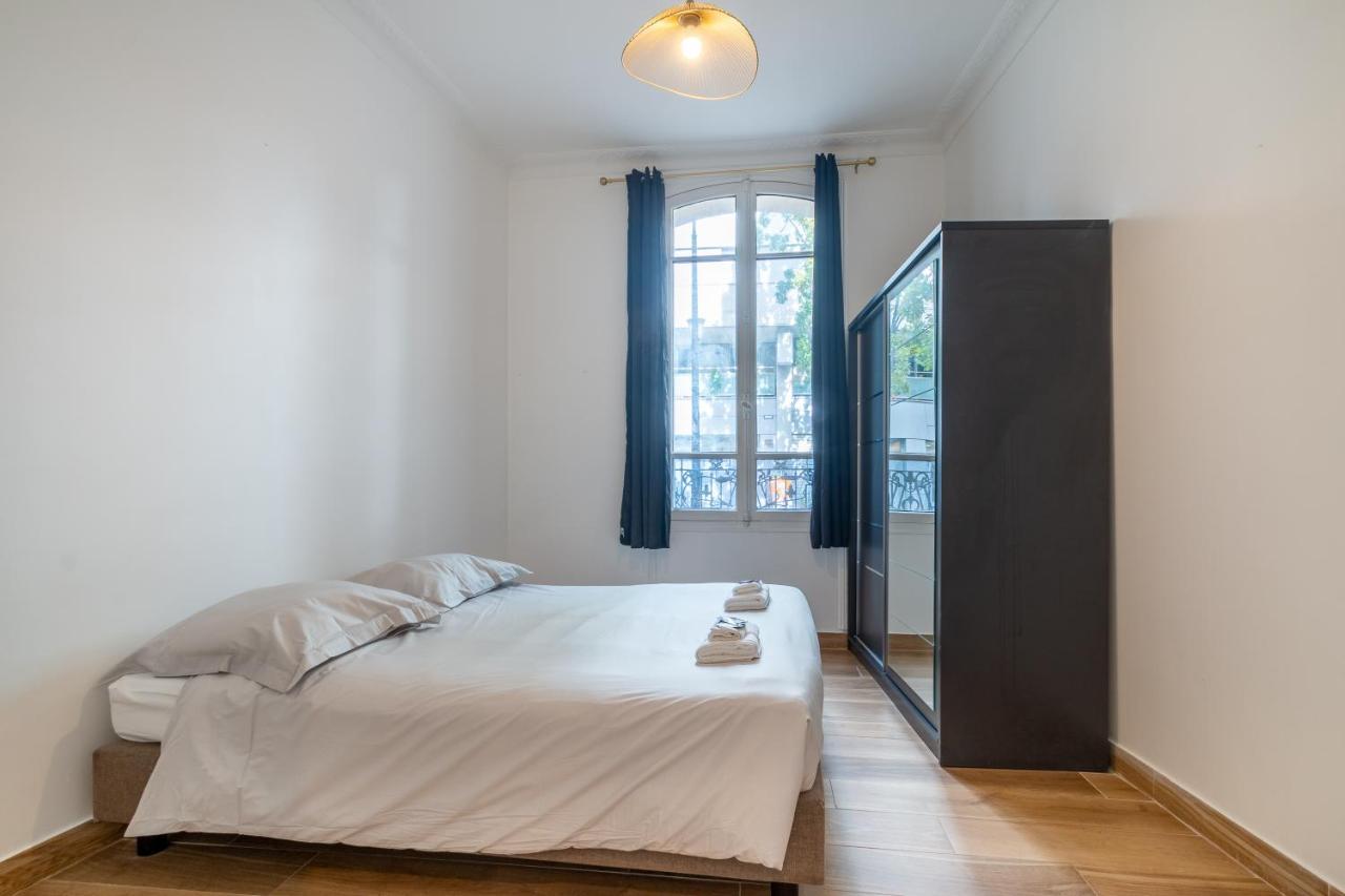 Appartement Metro Alexandre Dumas Paris Exteriör bild