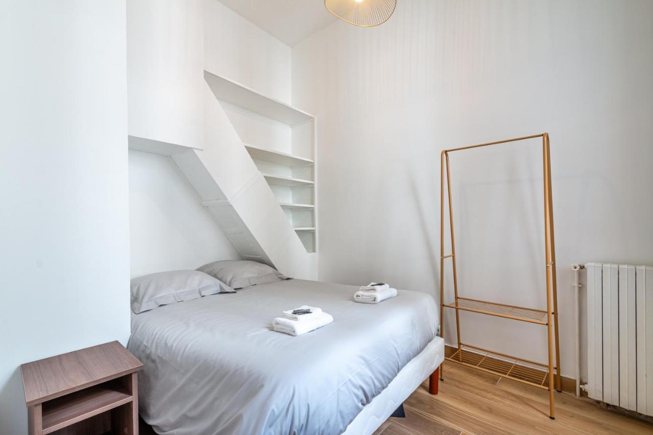 Appartement Metro Alexandre Dumas Paris Exteriör bild