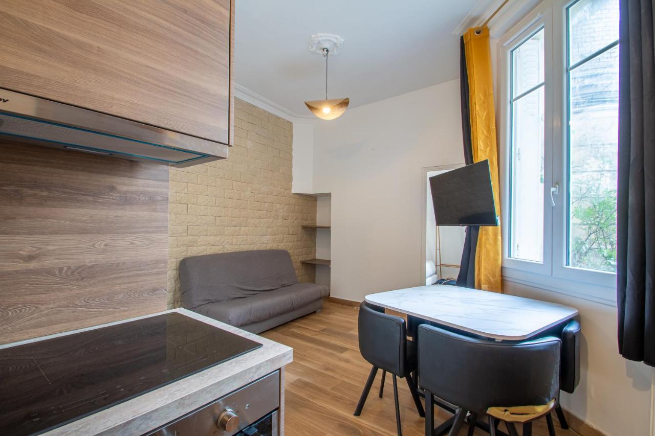 Appartement Metro Alexandre Dumas Paris Exteriör bild
