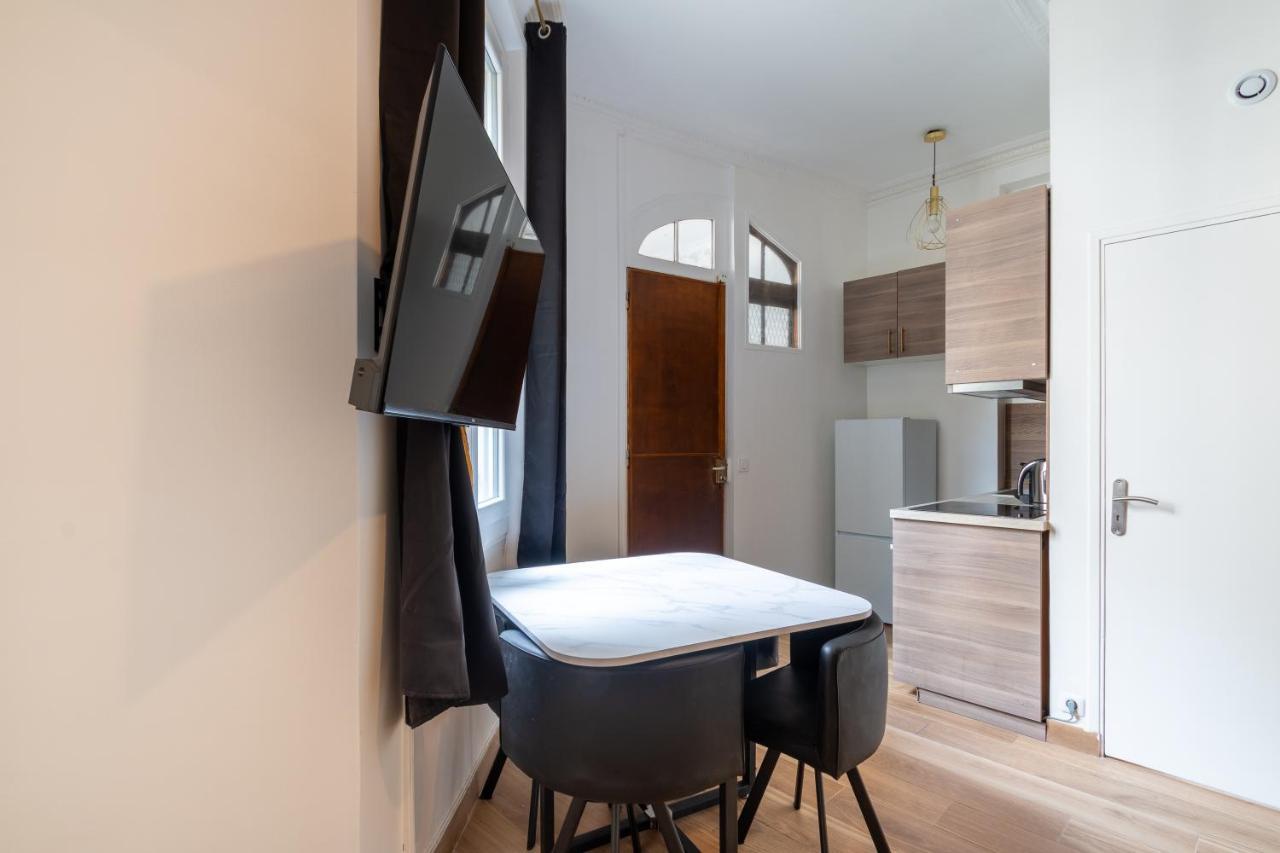 Appartement Metro Alexandre Dumas Paris Exteriör bild