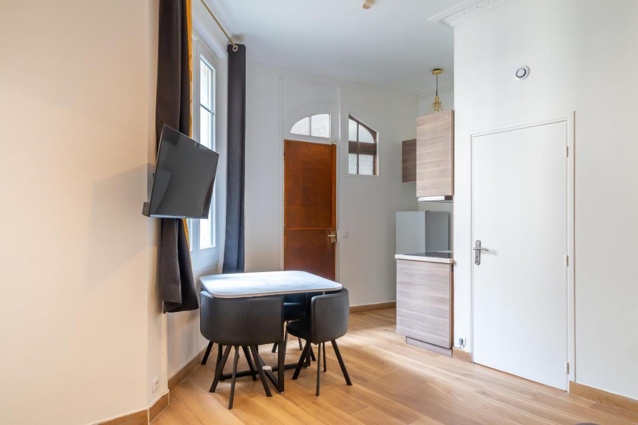 Appartement Metro Alexandre Dumas Paris Exteriör bild