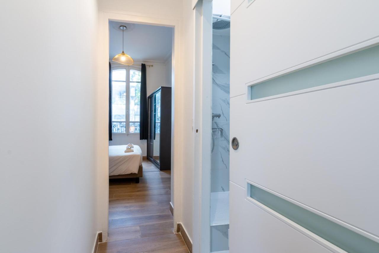Appartement Metro Alexandre Dumas Paris Exteriör bild