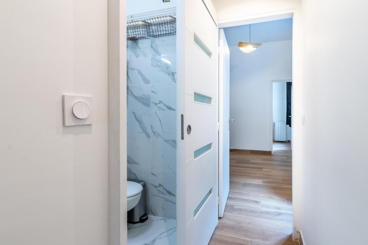 Appartement Metro Alexandre Dumas Paris Exteriör bild