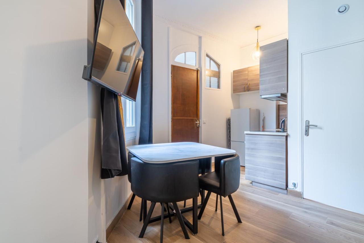 Appartement Metro Alexandre Dumas Paris Exteriör bild